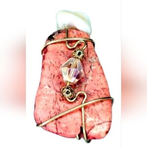 Wire wrapped stone